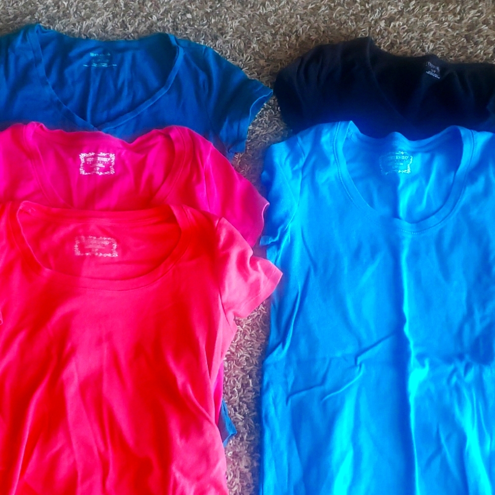 Lot of 5 maternity t shirts.